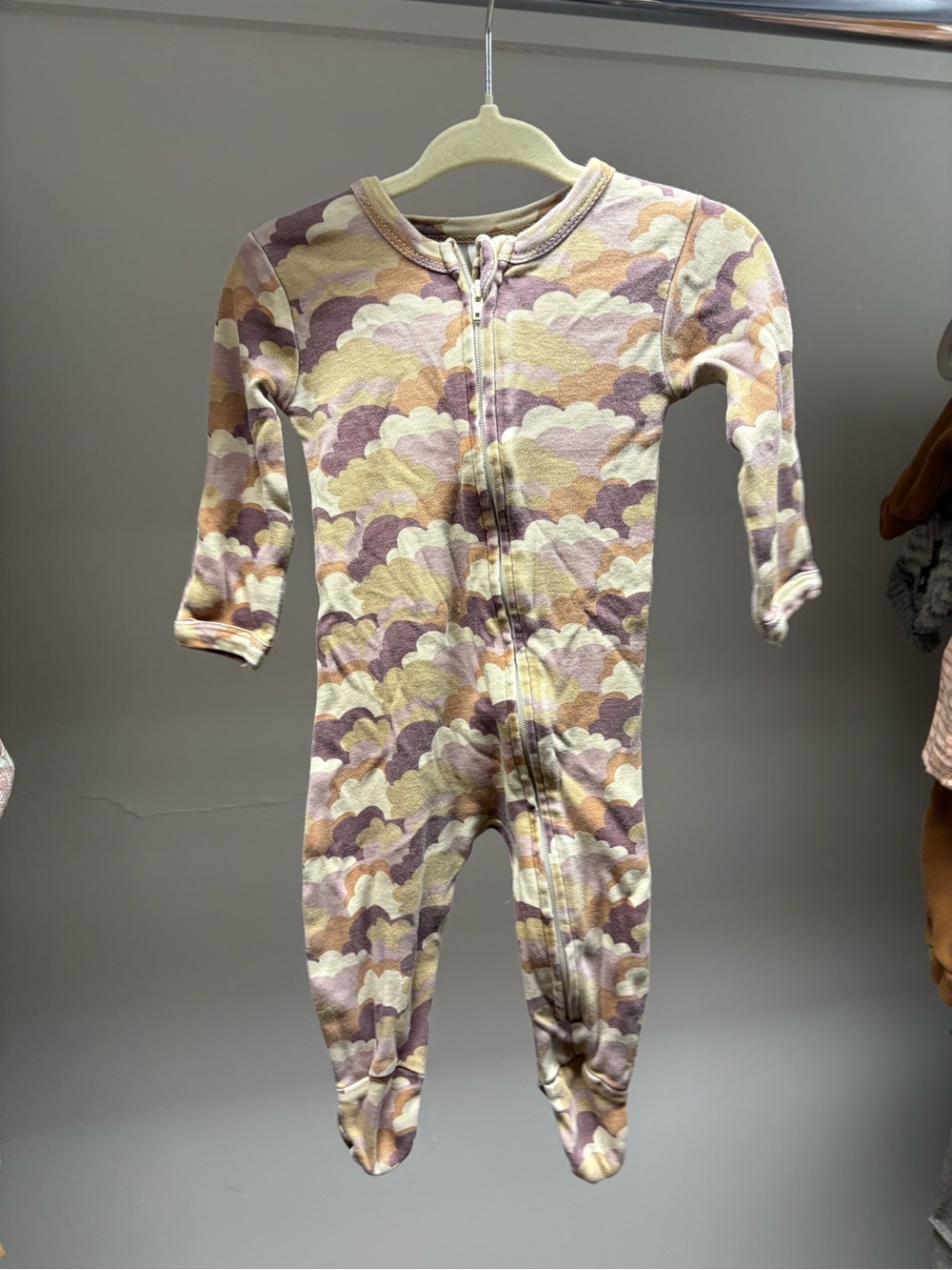 kate quinn Pastel Cloud-Print Footed One-Piece in Mauve, Cream & Yellow